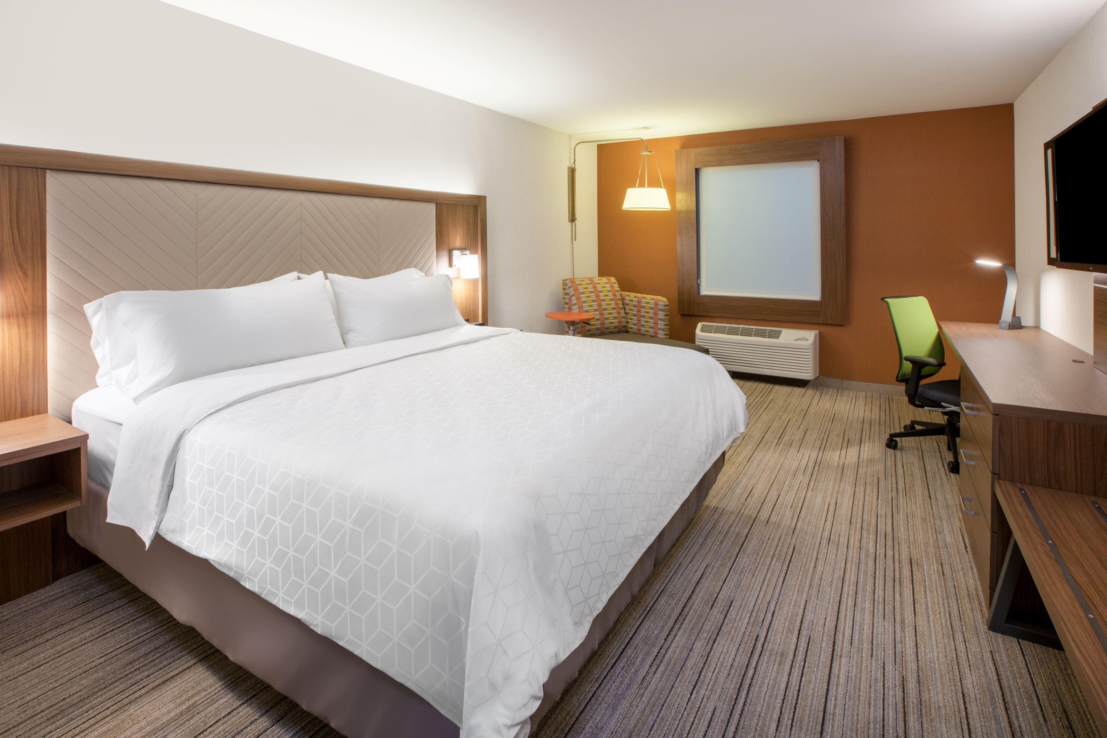 Holiday Inn Express Newton By Ihg Экстерьер фото