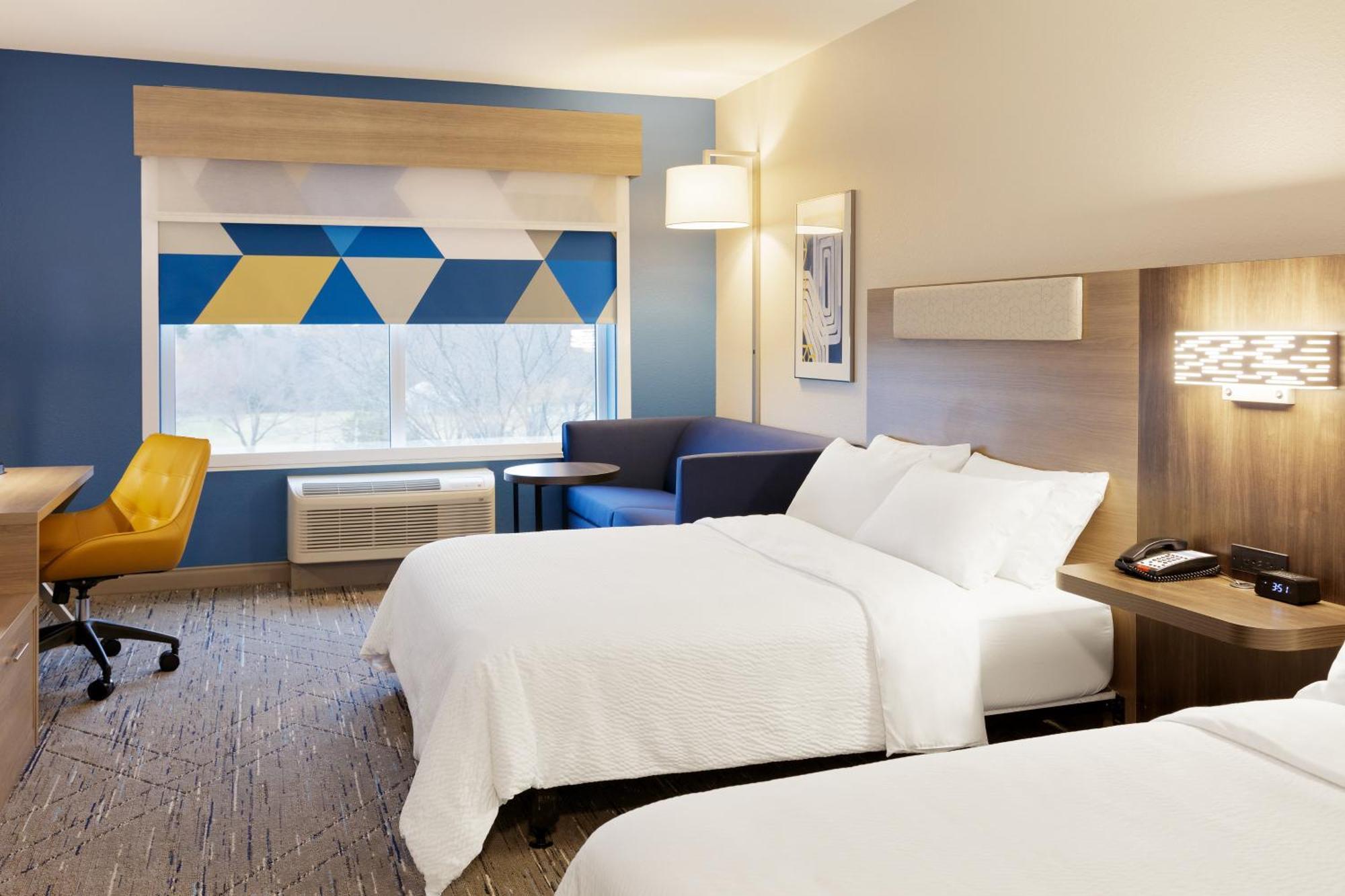 Holiday Inn Express Newton By Ihg Экстерьер фото