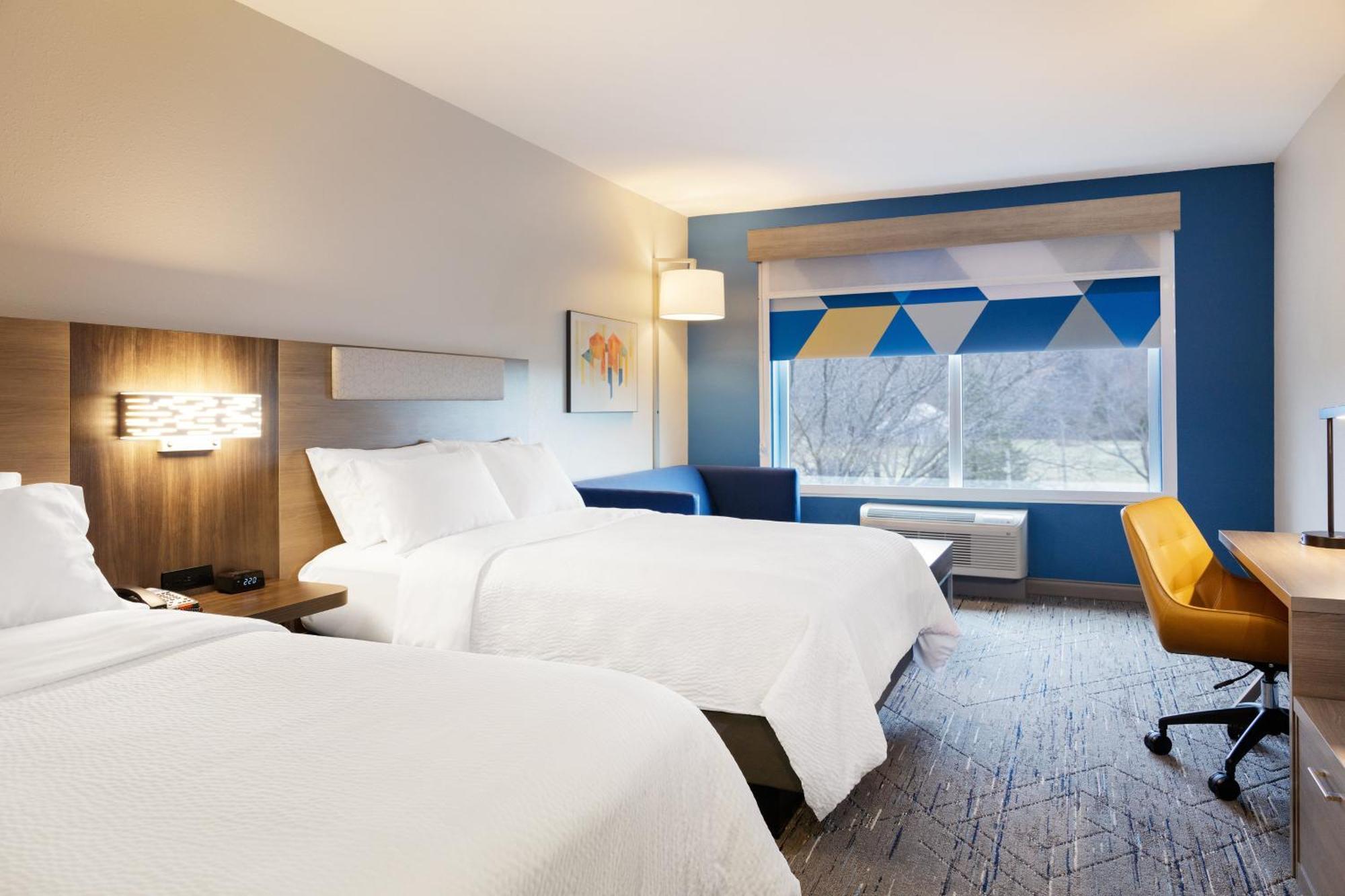 Holiday Inn Express Newton By Ihg Экстерьер фото