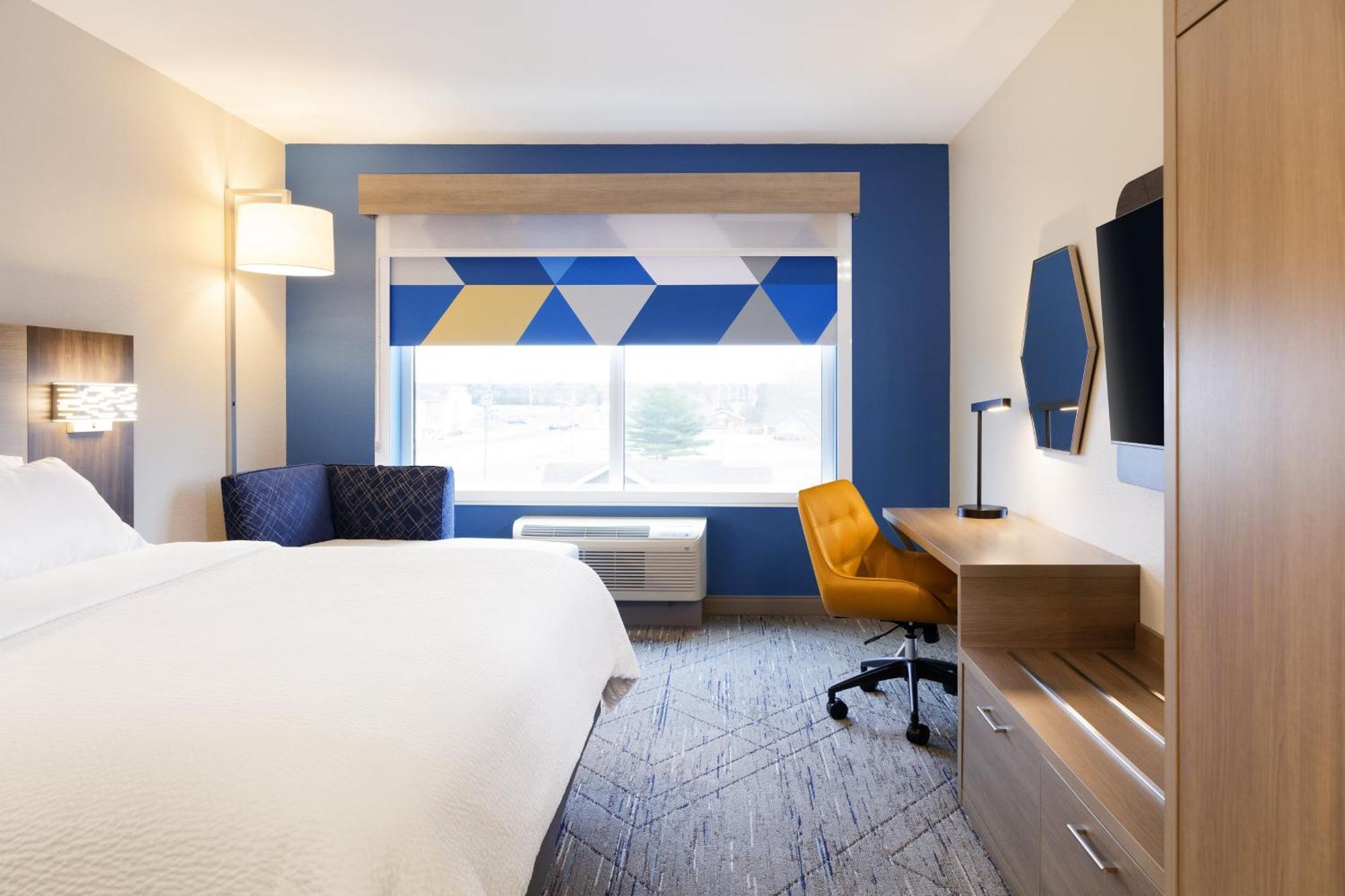Holiday Inn Express Newton By Ihg Экстерьер фото